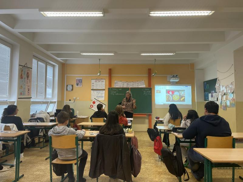 Společné profesní učení na naší škole: otevřené hodiny jako cesta k moderní výuce